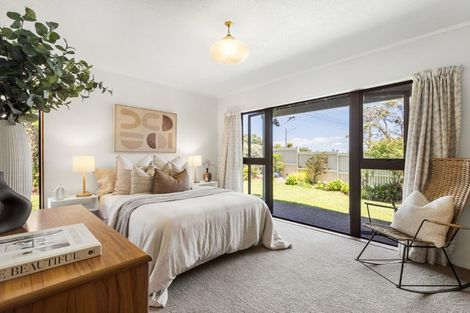 Photo of property in 136a Calliope Road, Stanley Point, Auckland, 0624