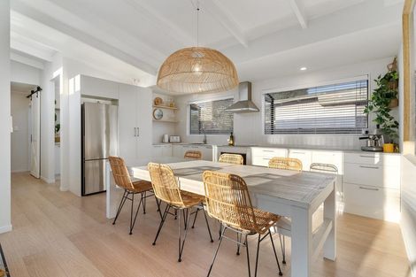 Photo of property in 1209 Papamoa Beach Road, Papamoa Beach, Papamoa, 3118