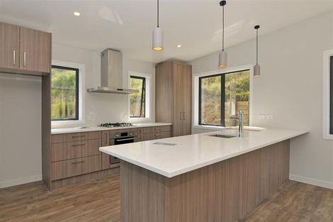 Photo of property in 7a Grumman Lane, Newlands, Wellington, 6037