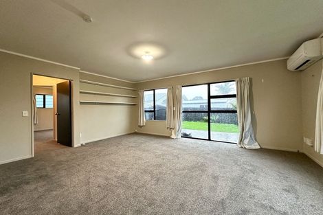 Photo of property in 19a Glenhaven Place, Te Atatu Peninsula, Auckland, 0610