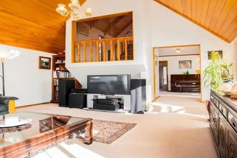 Photo of property in 7 Sunrise Lane, Te Atatu South, Auckland, 0610