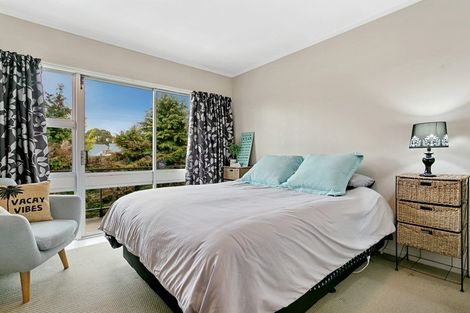 Photo of property in 4 Kereru Street, Two Mile Bay, Taupo, 3330