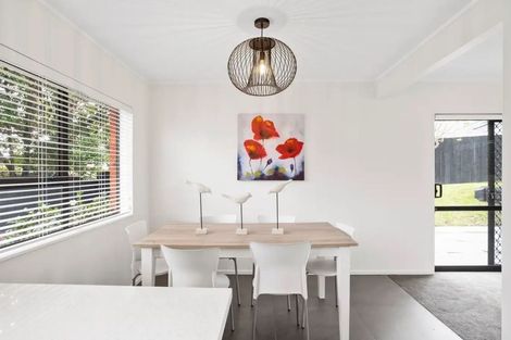 Photo of property in 303a/2 Great North Road, Henderson, Auckland, 0612