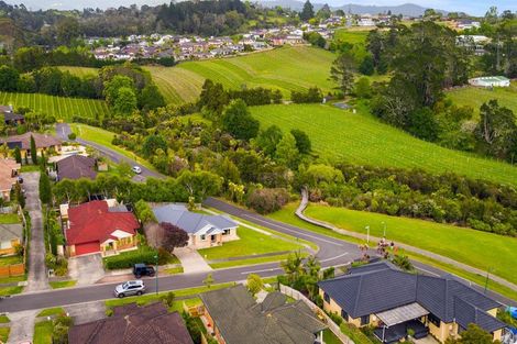 Photo of property in 1 Fleetwood Drive, Henderson, Auckland, 0612