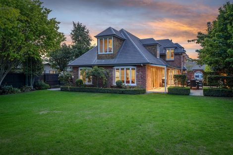 Photo of property in 12 Glenburn Place, Avonhead, Christchurch, 8042