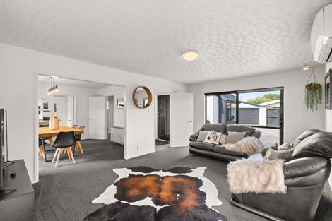 Photo of property in 45 Karnak Crescent, Russley, Christchurch, 8042