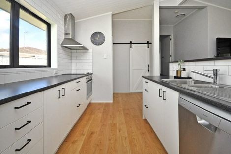 Photo of property in 2a Koromiko Place, Waiuku, 2123