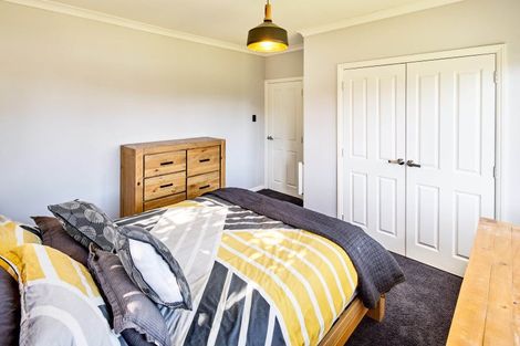 Photo of property in 3 Montgomery Crescent, Clouston Park, Upper Hutt, 5018