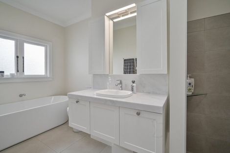 Photo of property in 9 Rakau Street, Havelock North, 4130