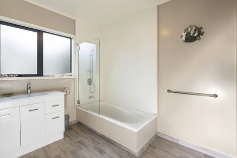 Photo of property in 10a Cooper Avenue, Holdens Bay, Rotorua, 3010