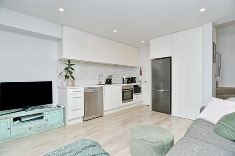 Photo of property in 8/10 New Brighton Road, Shirley, Christchurch, 8061