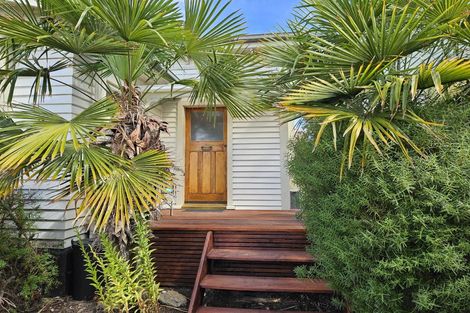 Photo of property in 183 Edgeware Road, Edgeware, Christchurch, 8013