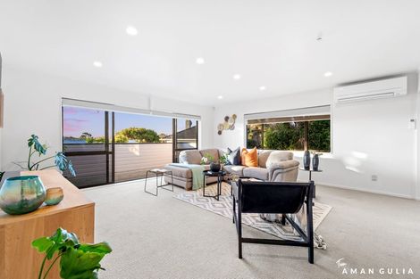 Photo of property in 6a Savoy Road, Glen Eden, Auckland, 0602