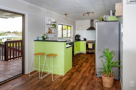 Photo of property in 123 Park Avenue, Whangamata, 3620