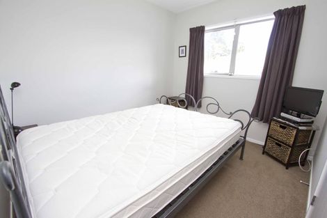 Photo of property in 1/127 Atkinson Road, Titirangi, Auckland, 0604
