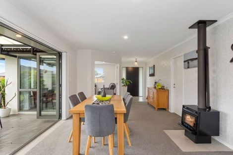 Photo of property in 30 Rainey Crescent, Papamoa Beach, Papamoa, 3118