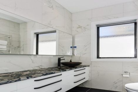 Photo of property in 10 Kerrykeel Drive, Flat Bush, Auckland, 2019