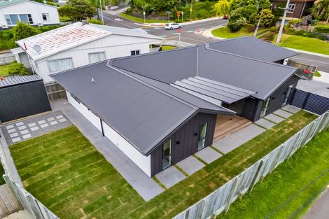Photo of property in 65 Bayly Road, Blagdon, New Plymouth, 4310