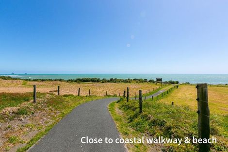 Photo of property in 5 Kakariki Lane, Waiwhakaiho, New Plymouth, 4312