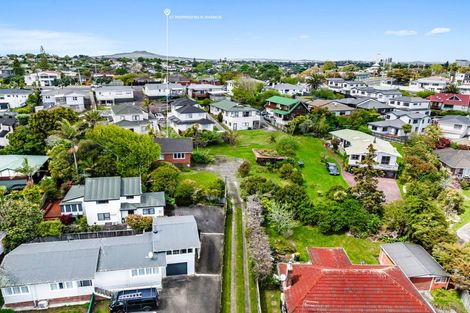 Photo of property in 27 Merriefield Avenue, Forrest Hill, Auckland, 0620