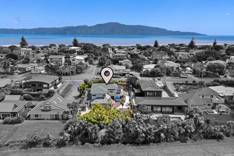 Photo of property in 30 Golf Road, Paraparaumu Beach, Paraparaumu, 5032