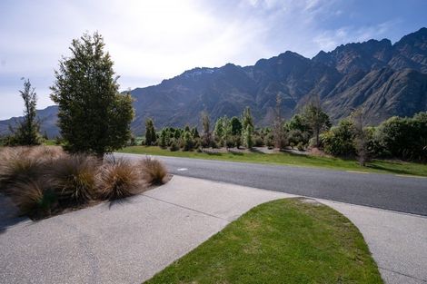 Photo of property in 2 Jacks Point Rise, Jacks Point, Queenstown, 9371