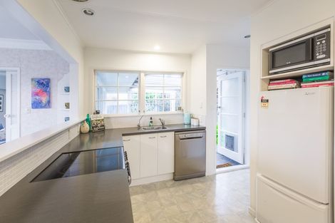 Photo of property in 8 James Cook Street, Havelock North, 4130