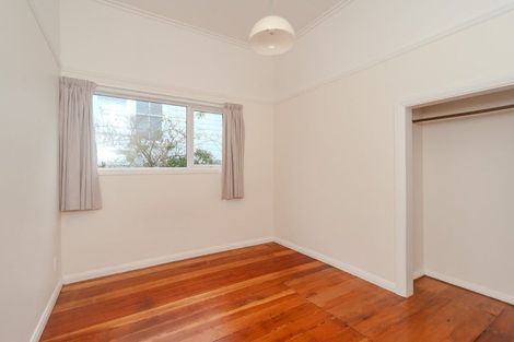 Photo of property in 37 Ara Paiwhenua, Tawa, Wellington, 5028