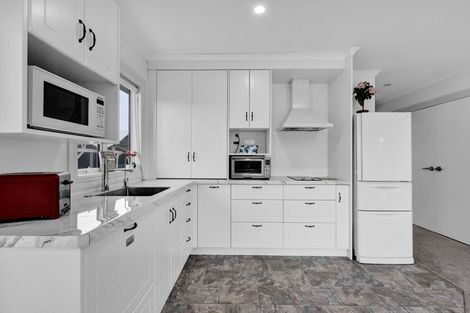 Photo of property in 24 Rata Street, Hawera, 4610