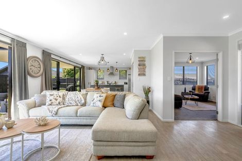Photo of property in 6 Tavarnya Way, Patumahoe, Pukekohe, 2679
