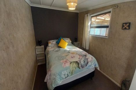 Photo of property in 33 Clifden Highway, Tuatapere, 9620