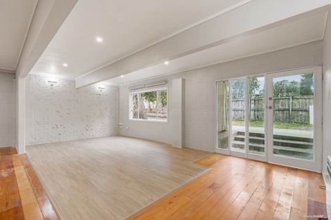 Photo of property in 16 Helena Street, Massey, Auckland, 0614