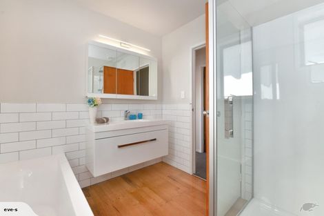 Photo of property in 2 Hatton Road, Orewa, 0931