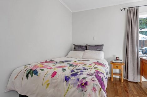 Photo of property in 15 Donovan Avenue, Massey, Auckland, 0614