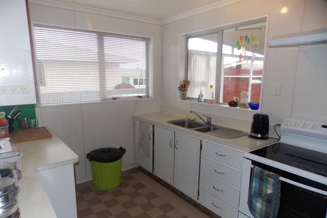 Photo of property in 31 Hillcrest Drive, Kelvin Grove, Palmerston North, 4414