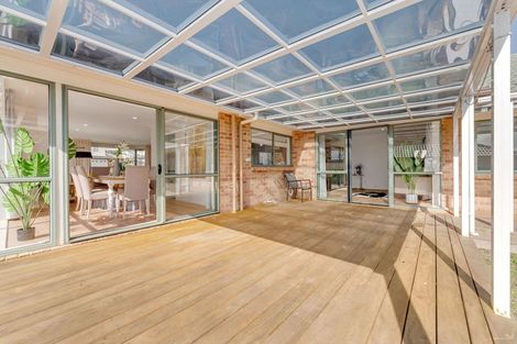 Photo of property in 5 Point View Link, East Tamaki Heights, Auckland, 2016