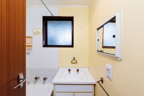 Photo of property in 2 Adams Place, Kelvin Grove, Palmerston North, 4414
