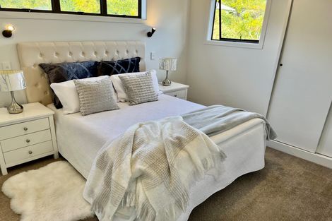 Photo of property in 192 Henderson Valley Road, Henderson, Auckland, 0612