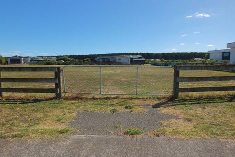 Photo of property in 2 Nicolas Place, Foxton Beach, Foxton, 4815