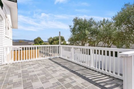 Photo of property in 4202a/2 Great North Road, Glendene, Auckland, 0602