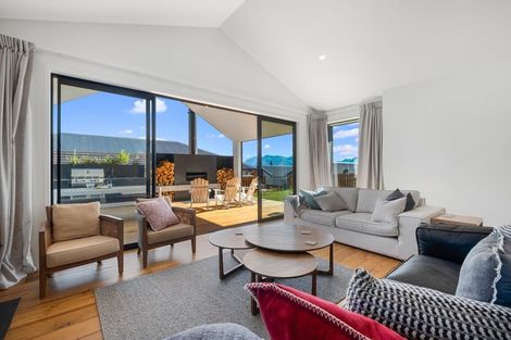 Photo of property in 3 Little Alpha Loop, Wanaka, 9305