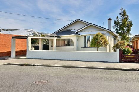 Photo of property in 64 Hargest Crescent, Saint Kilda, Dunedin, 9012