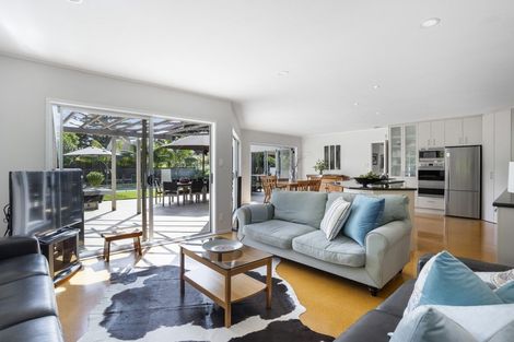 Photo of property in 11 Northgrove Avenue, Hillcrest, Auckland, 0627