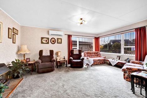 Photo of property in 16 Hunter Street, Hawera, 4610