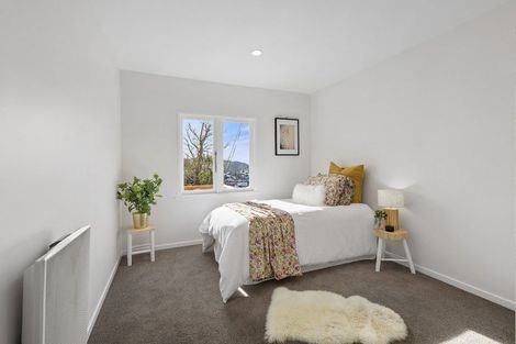 Photo of property in 86 Nicholson Road, Khandallah, Wellington, 6035
