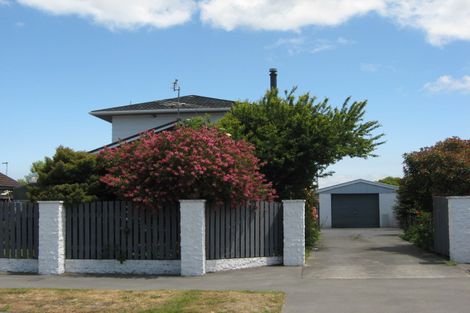 Photo of property in 25 Lamorna Road, Parklands, Christchurch, 8083