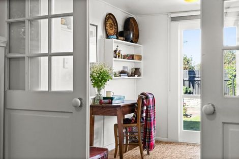 Photo of property in 2 Ashridge Road, Napier South, Napier, 4110