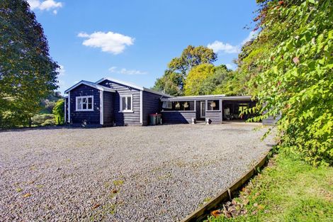 Photo of property in 822 Motukawa Road, Tarata, Inglewood, 4387