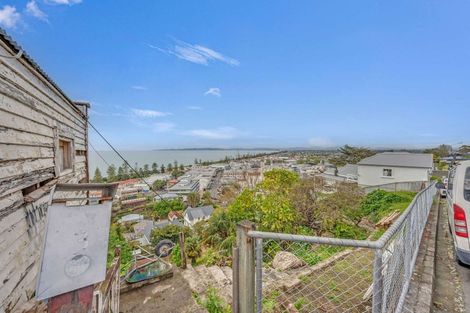 Photo of property in 3 Onslow Road, Bluff Hill, Napier, 4110
