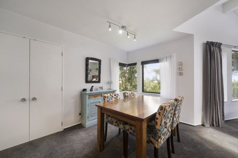 Photo of property in 1 Kakariki Grove, Waikanae, 5036